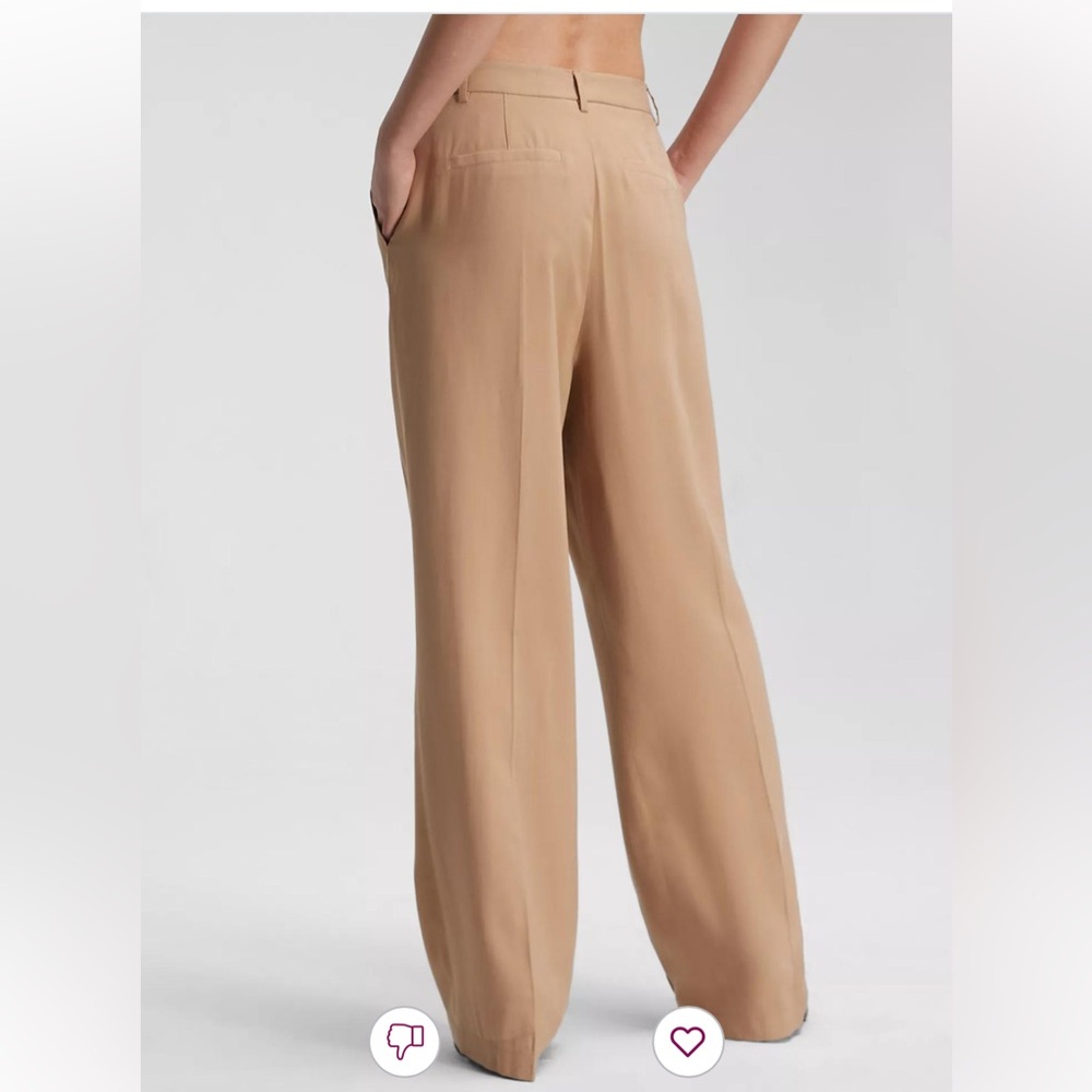 Calvin Klein Soft Twill Relaxed Pleated Trouser - Size 28 in Tan - Picture 3 of 12